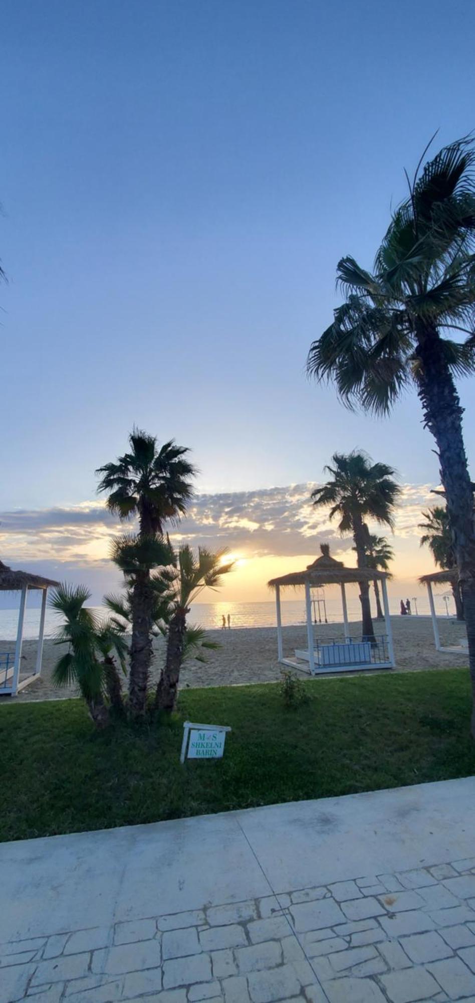 Paradise Rooftop Golem Golem  Dış mekan fotoğraf